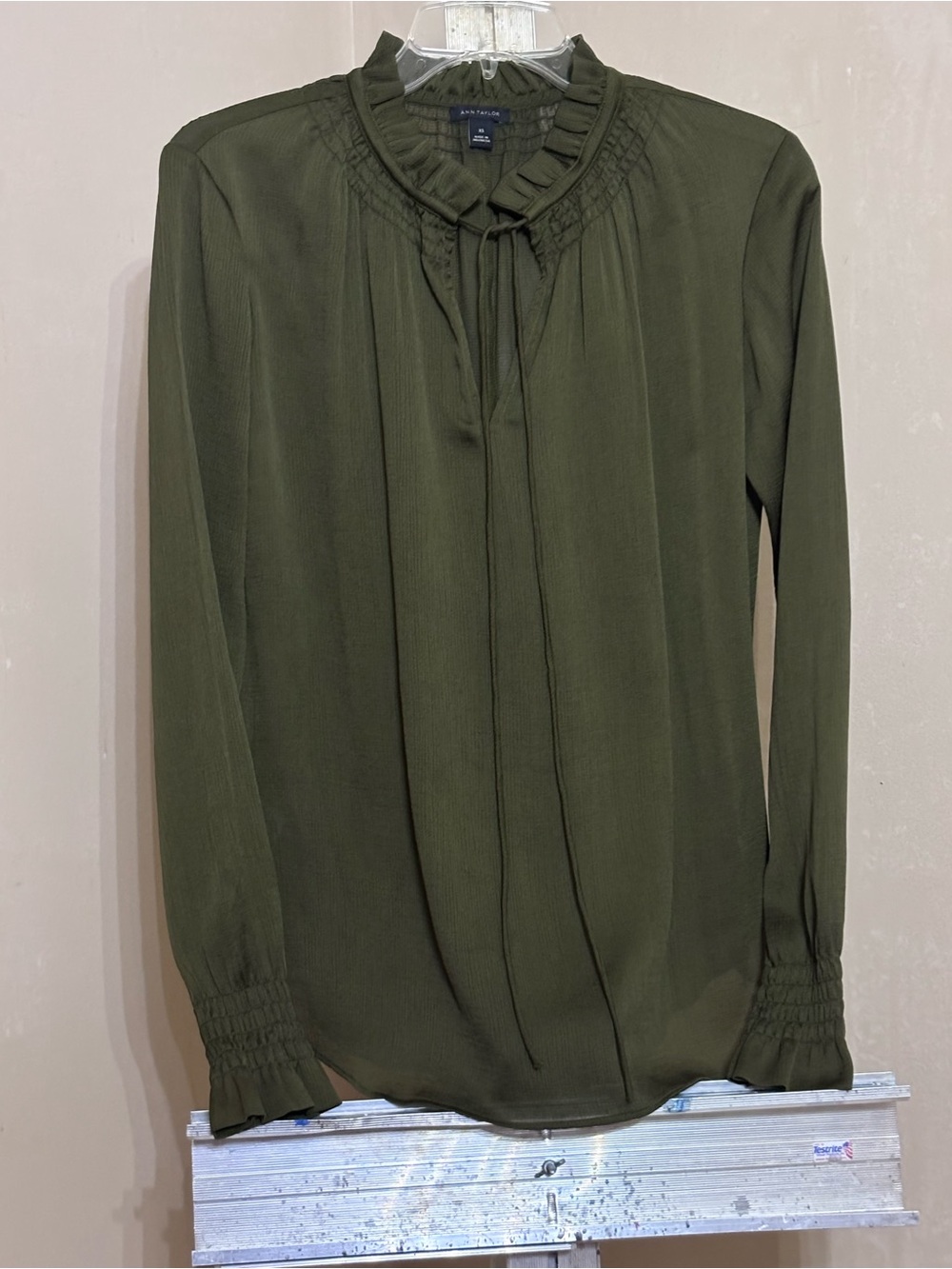 Ann Taylor XS Olive Green Tie Neck Ruffle Blouse Cottagecore Boho Romantic